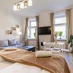 1Br Apt, Smart Tv & Fully Equipped, For Longstays